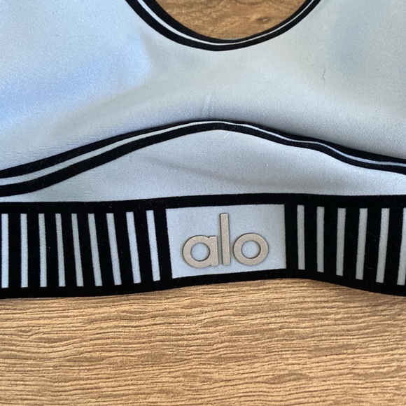 alo yoga |  Airlift Line Up Bra | Celestial Blue | Size Small - Picture 7 of 10